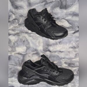 NWB‎ Nike Huarache Run GS Black Sneakers 654275-016 Kids SZ 4.5